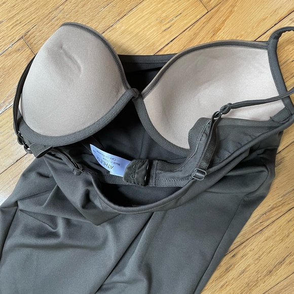 Women's Athleta Tank Top with Shelf Bra - Picture 5 of 9